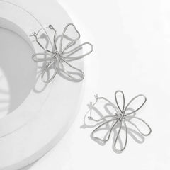 Floral Knot Outline Earrings - Veinci