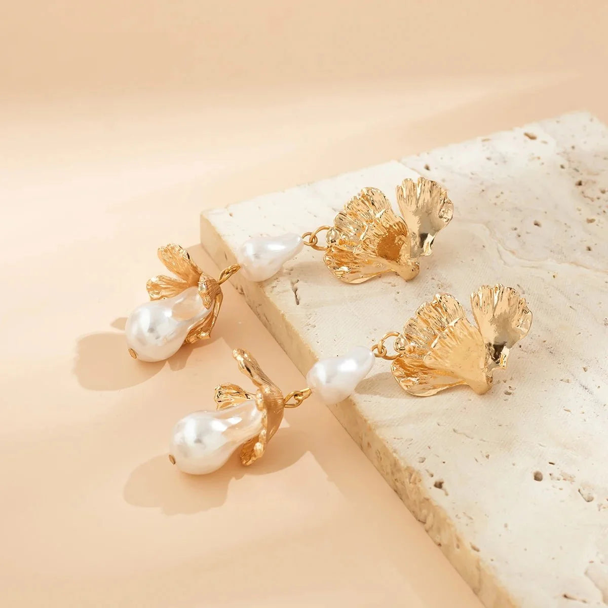 Floral Pearl Blooming Earrings - Veinci