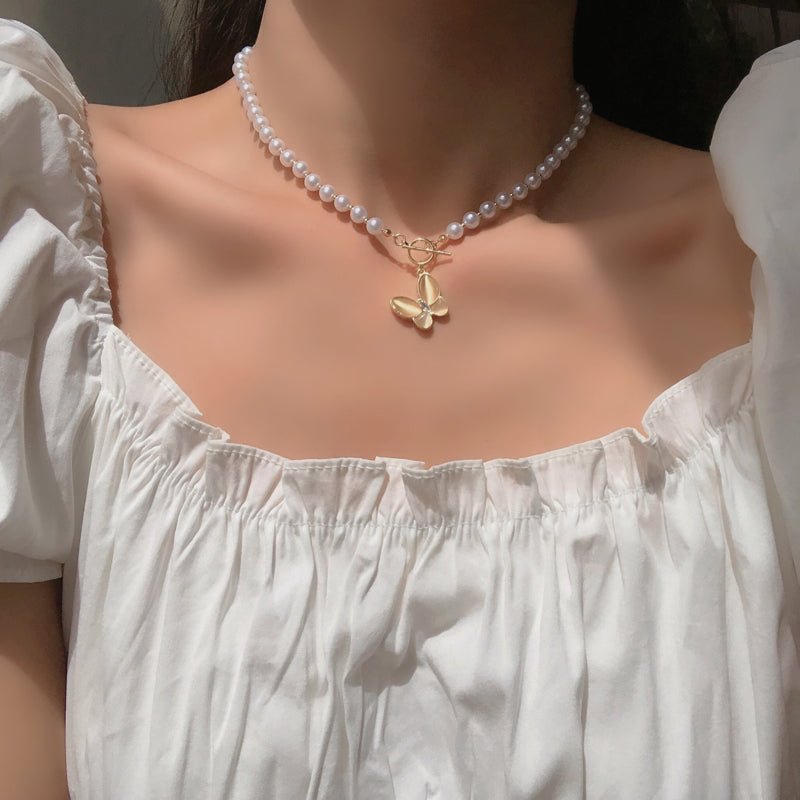 Gold Crystal Butterfly Clasp Choker Necklace - Veinci