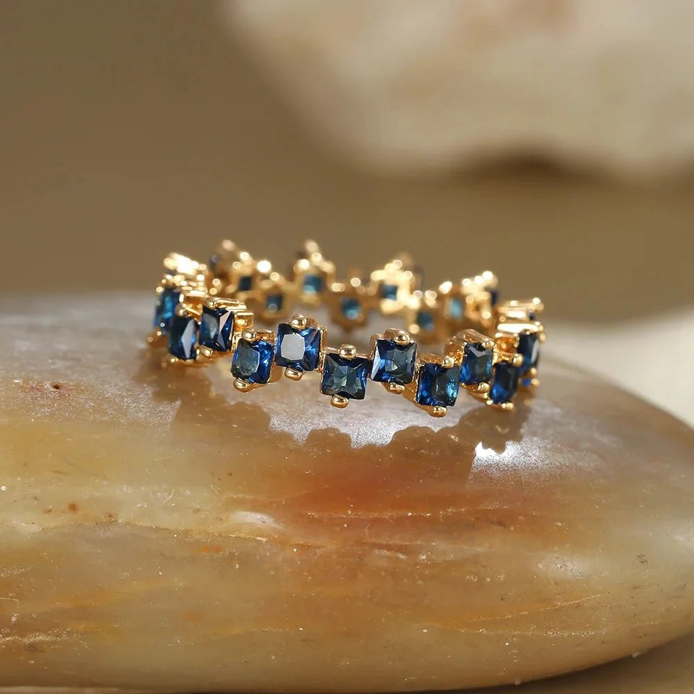 Scattered Cubic Diamonds Dainty Ring - Veinci