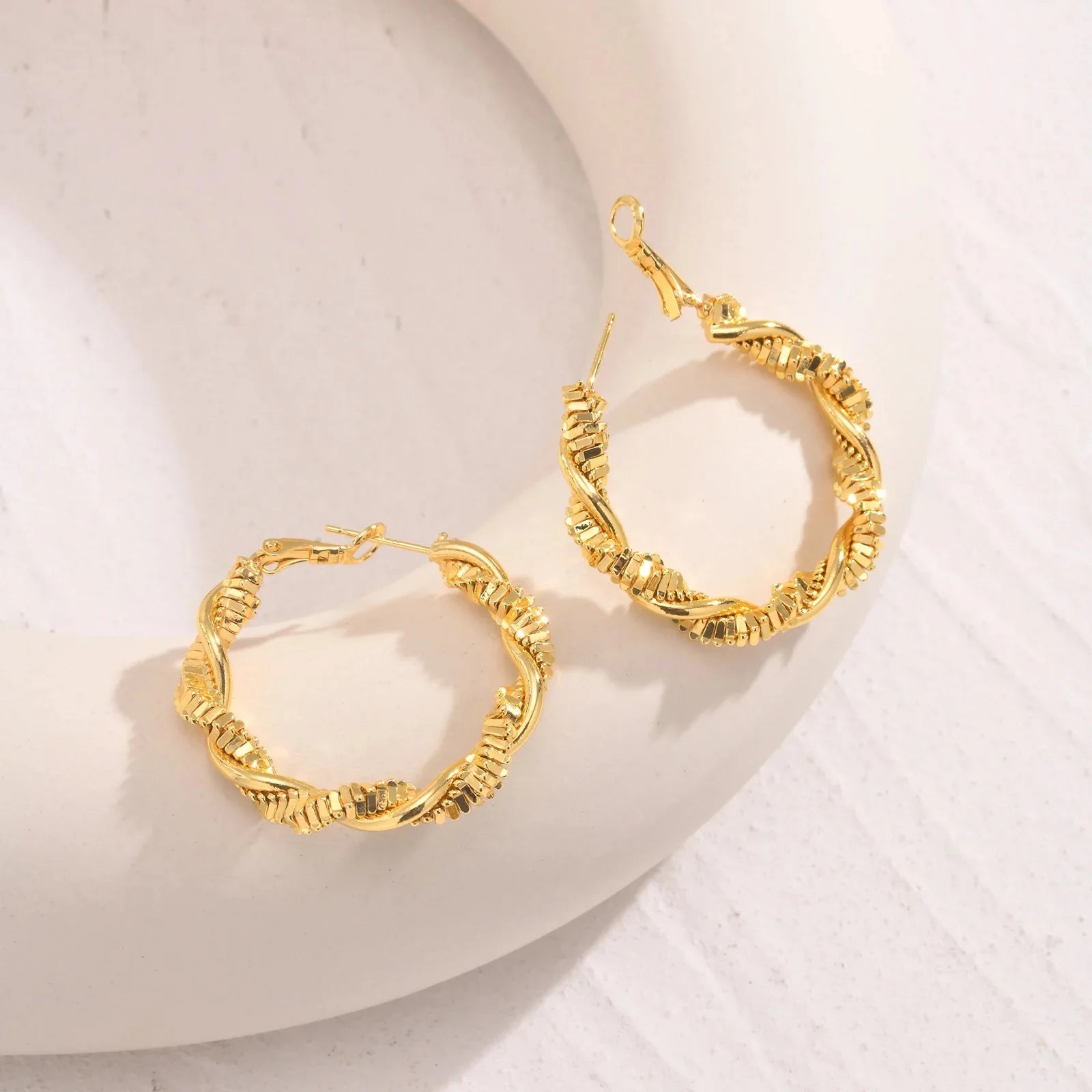 14k Deluxe Textured Spiral Hoop Earrings - Veinci