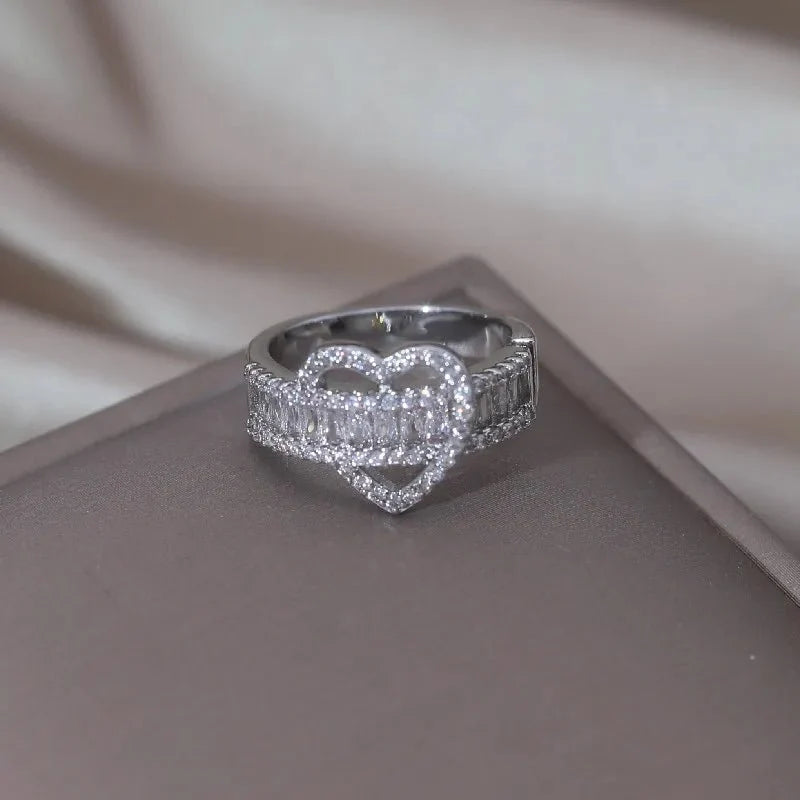 14k Lovers Loop Diamond Heart Ring - Veinci