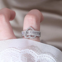14k Lovers Loop Diamond Heart Ring - Veinci