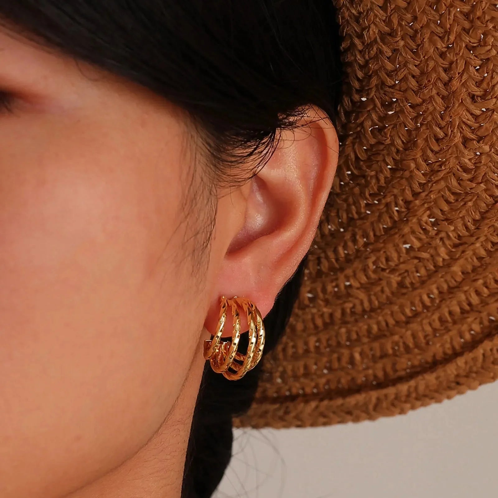 14k Teardrop Outline Earrings - Veinci