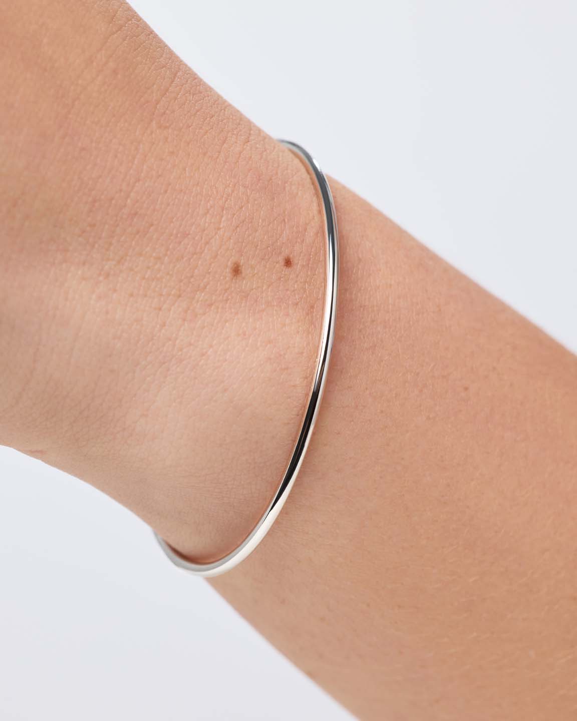 Gold Bangle Bracelet - Carter (2mm)