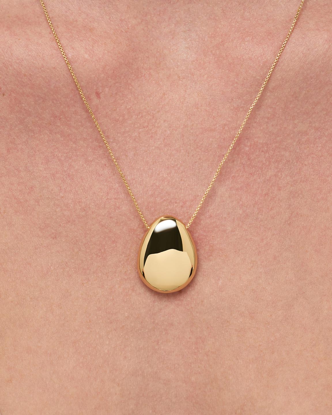 Gold Pendant Necklace - Pebble