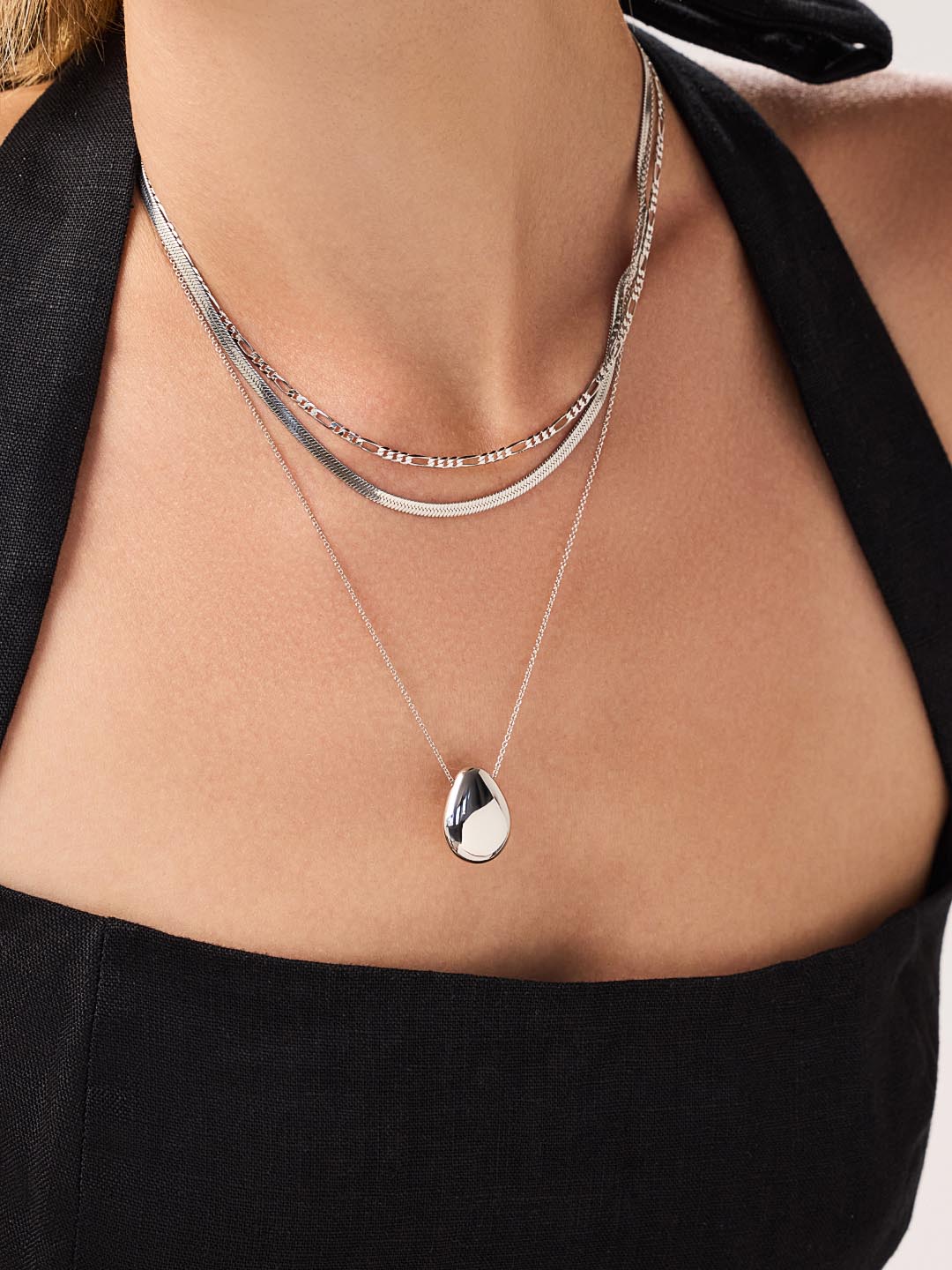 Gold Pendant Necklace - Pebble