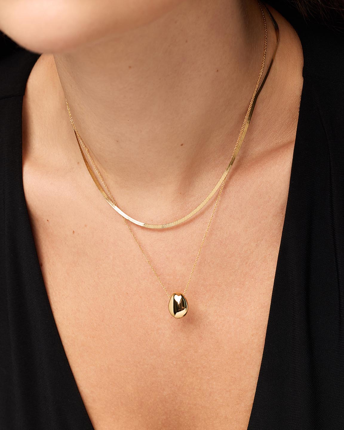 Gold Pendant Necklace - Pebble