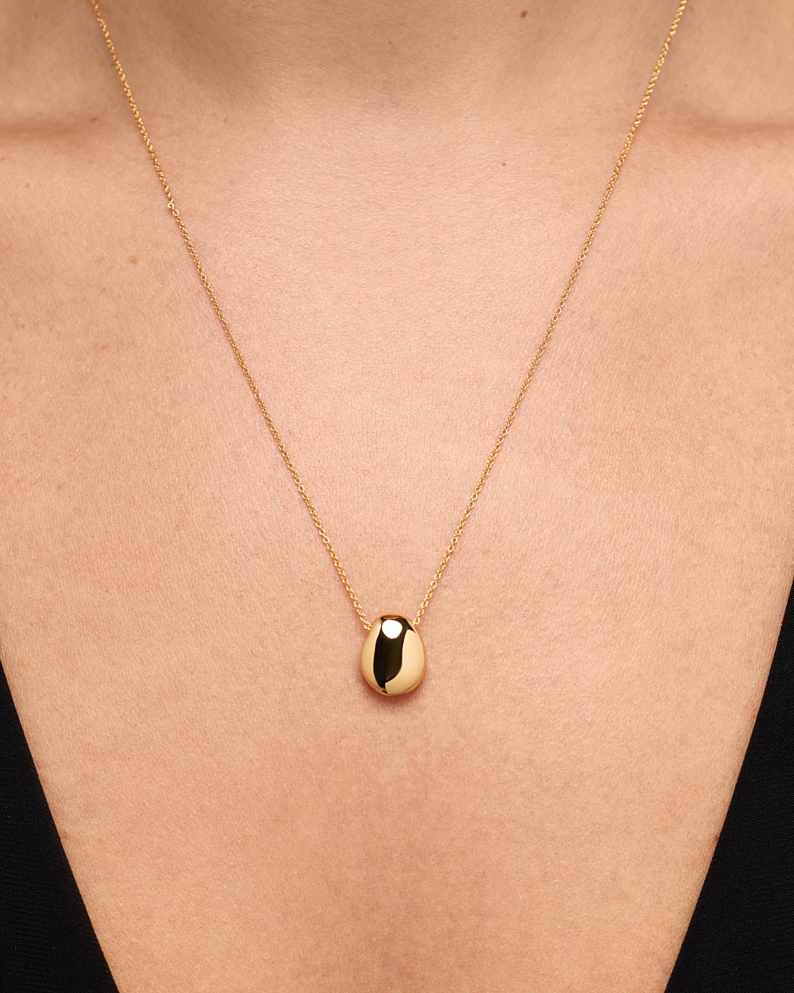 Gold Pendant Necklace - Pebble