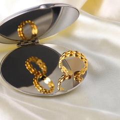 18K Oval Bead Ring