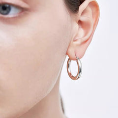 Daphne Minimalist Hoop Earrings