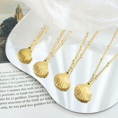 Scallop Shell Pendant Necklace