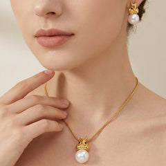 Squirrel Pearl-Look Pendant Necklace & Earrings