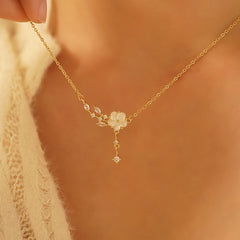 Daphne Vintage-Inspired Camellia Necklace