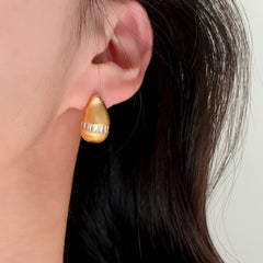 Daphne Vintage-Inspired Teardrop Stud Earrings