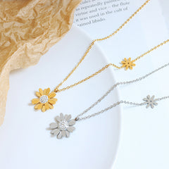 Daisy Cubic Zirconia Pendant Necklace