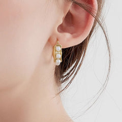 Daphne Vintage-Inspired Pearl Stud Earrings No. 765627