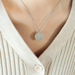 Ornate Round Motif Pendant Necklace