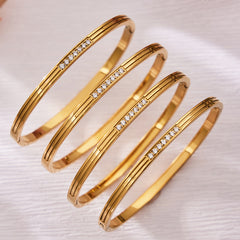 Slim Cubic Zirconia Clasp Bracelet