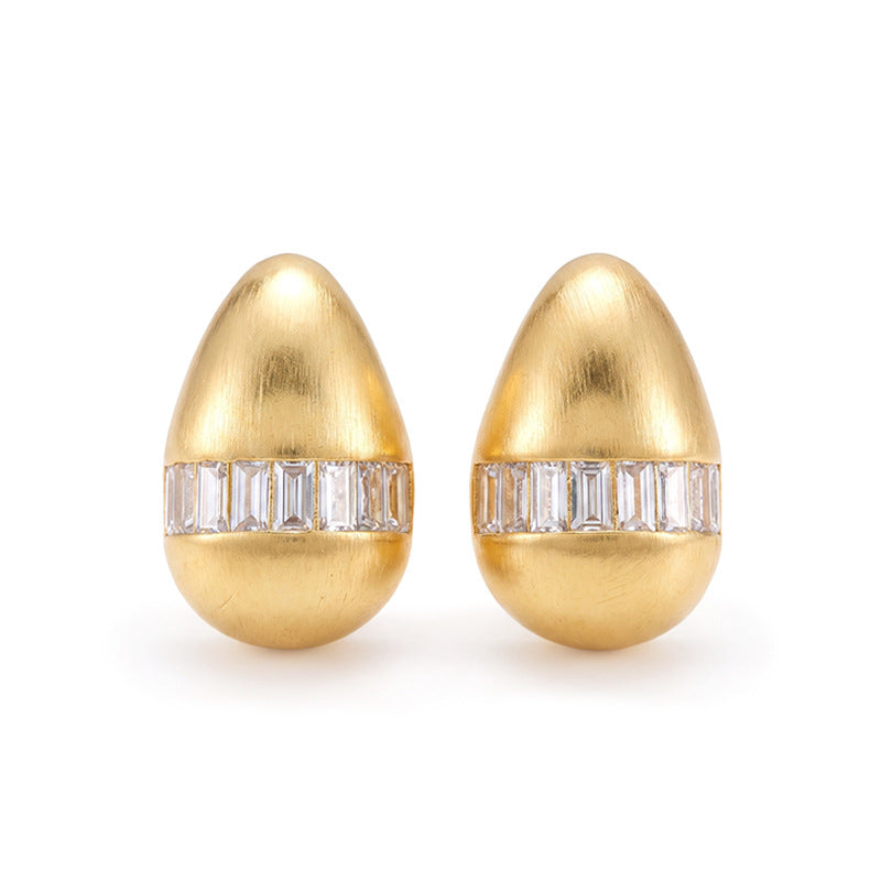 Daphne Vintage-Inspired Teardrop Stud Earrings