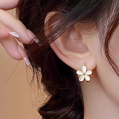 Nicolette Vintage-Inspired Floral Stud Earrings No. 583355