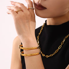 18K Gold-Plated Textured Clasp Bracelet