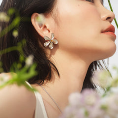 Daphne Modern Stud Earrings No. 183547