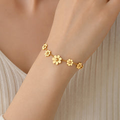 18K Gold-Plated Daisy Station Bracelet