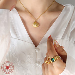 Scallop Shell Pendant Necklace