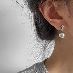 Daphne Minimalist Pearl Heart Stud Earrings