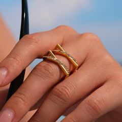 Shell Pearl-Look and Sparkling Open Ring Designs