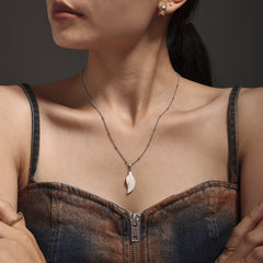 Irregular White Shell Pendant Necklace Designs