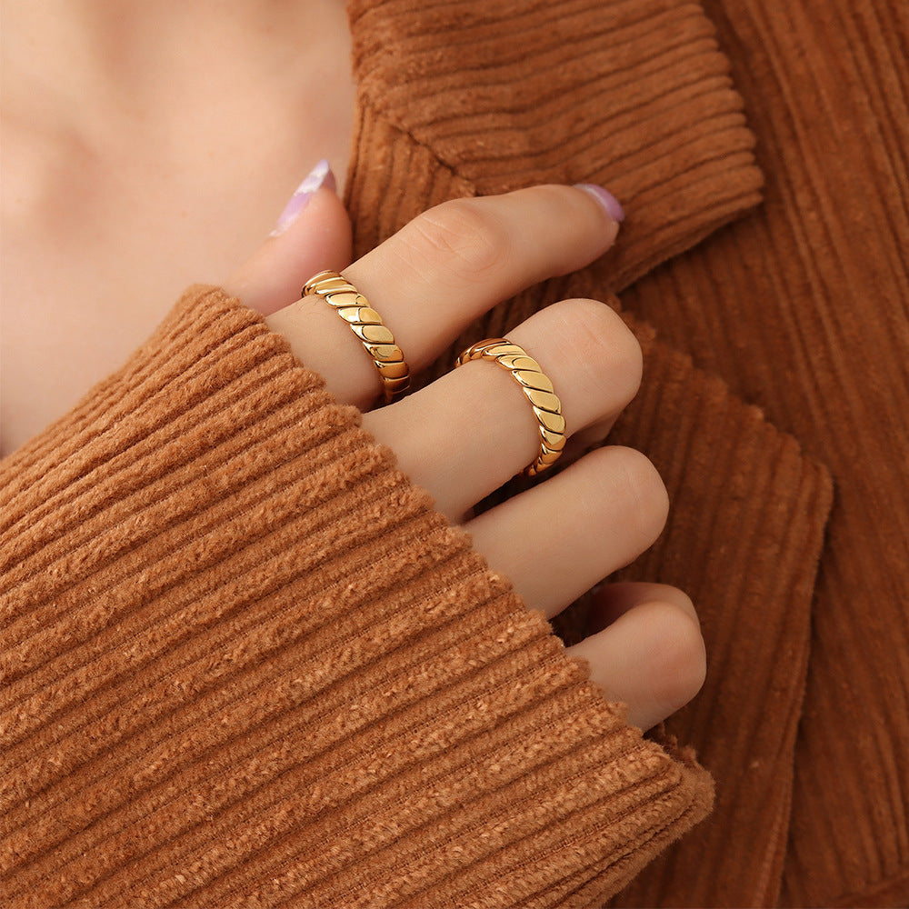 18K Gold-Plated Twisted Band Ring