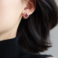 Daphne Vintage-Inspired Red Agate Black Agate Clover Stud Earrings