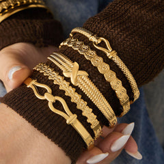 Horseshoe Clasp and Textured Bangle Designs
