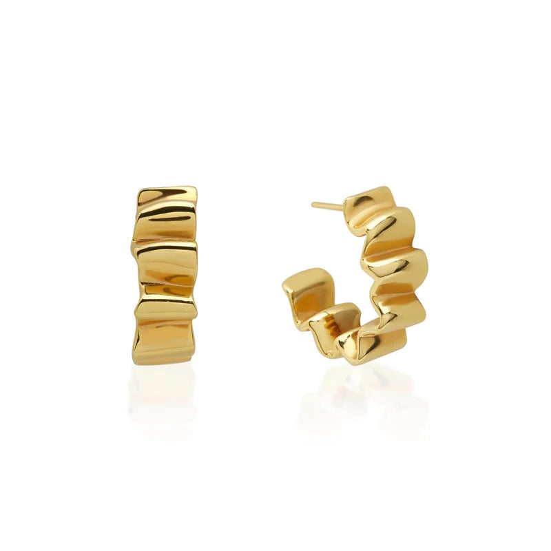 Camille Vintage-Inspired Wave Stud Earrings