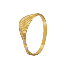 Ribbed Fan Detail Cuff Bracelet