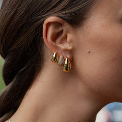 Daphne Openwork Teardrop Stud Earrings