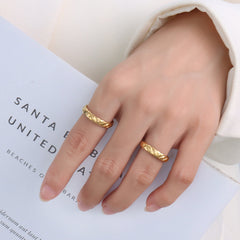 Diamond-Pattern Textured Band Ring