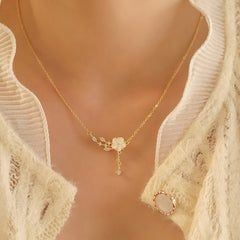 Daphne Vintage-Inspired Camellia Necklace