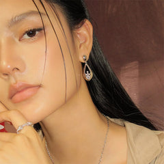 Marielle Vintage-Inspired Teardrop Stud Earrings No. 943803