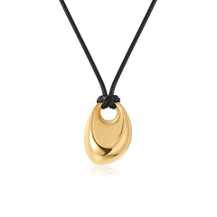 Marielle Round Pendant Necklace