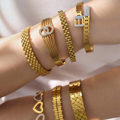 18K Gold-Plated Heart Detail Cuff Bracelet