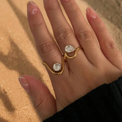 18K Irregular Twist Diamond Ring