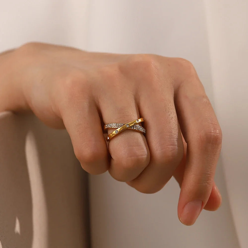 18K Intersect Diamond Accented Ring