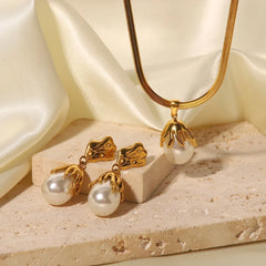 18K Blooming Pearl Necklace and Earrings