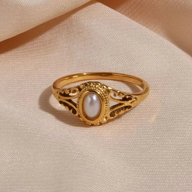 18K Vintage Inspired Pearl Ring