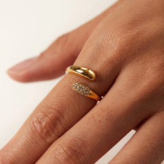 18K Dainty Diamond Tip Wrap Around Ring