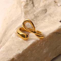 18K Curved Elegance Ring