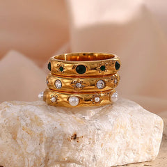 18K Star & Stone Embedded Ring